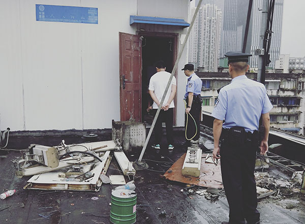 盜竊通訊基站現(xiàn)場 盜竊通訊基站現(xiàn)場